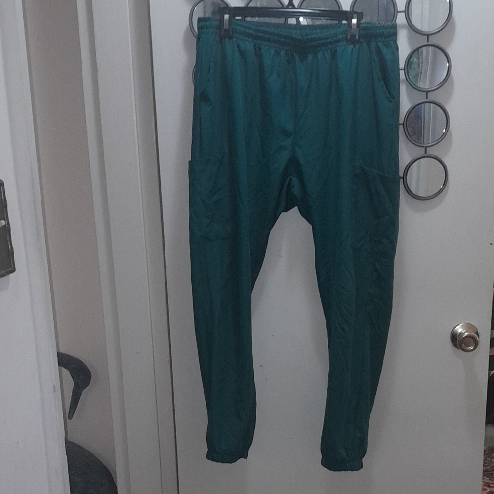 🌺GREEN SCRUB Pants